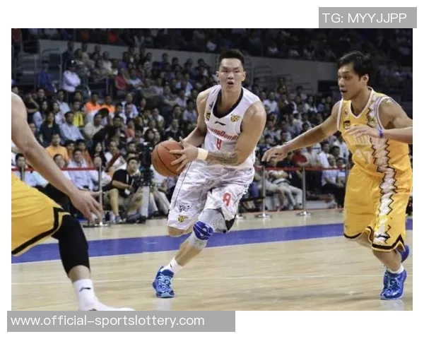 朱芳雨的篮球法则：从紧张到突破，再到布泽尔的“勉强及格”